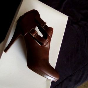Dress shoe